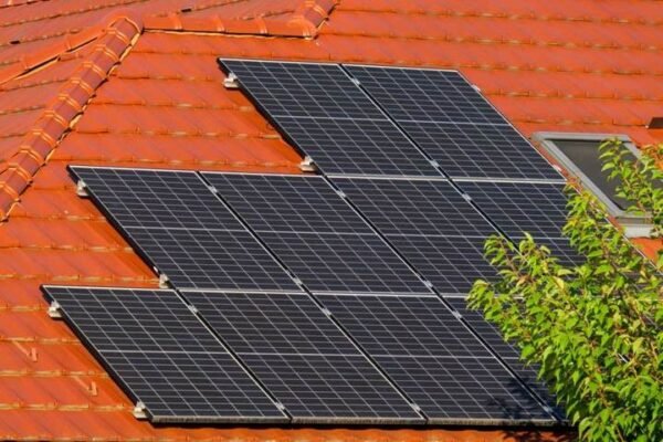 Balkonsolar: Belgiens Plug-and-Play-Regeln, korrekt gelesen