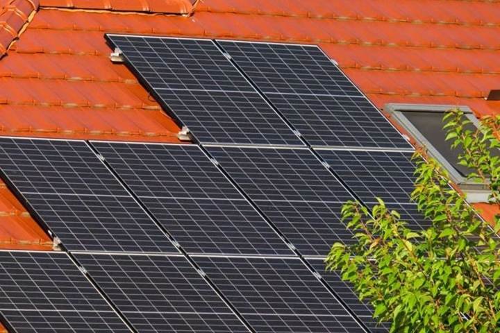 DAH Solar updates monitoring platform with open API