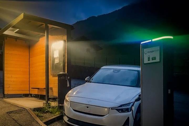 TW Solar home charger passes Belgian grid documentation review