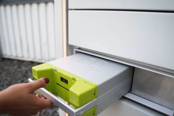 Plug-in batteries: 30-day registration above 800 W, no inspection needed