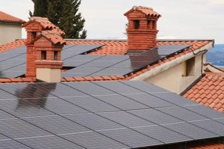 Hoymiles adds high-efficiency residential module to EU channel