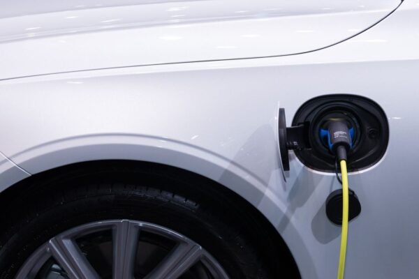 Bidirectional charging scales up, but standards lag