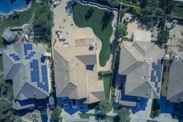Home battery growth splits: C&I up 31%, residential down 6%