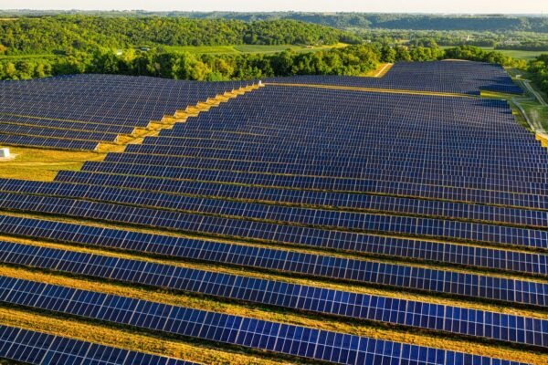 Greece expands balcony solar and battery rights for self-consumers